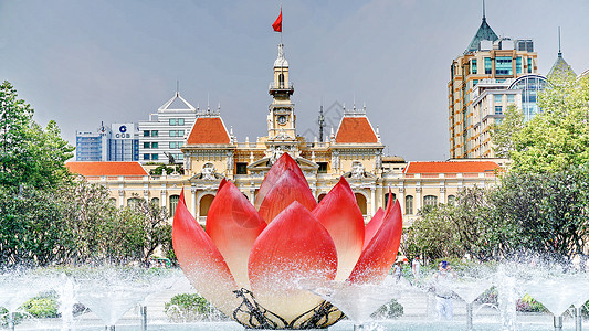 越南胡志明市的市政厅门前胡志明广场高清图片