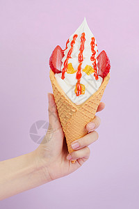 旋风切西瓜夏日甜筒麦旋风冰淇淋背景