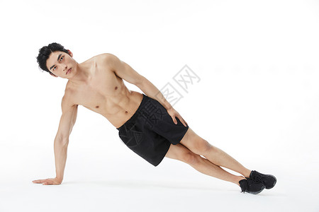 运动男性腹肌训练图片