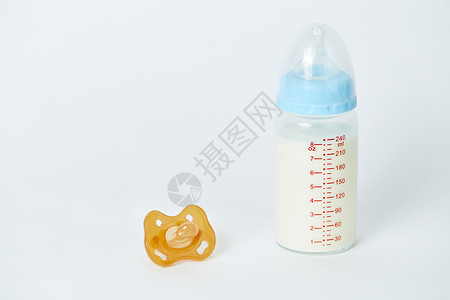 母婴奶瓶和奶嘴图片