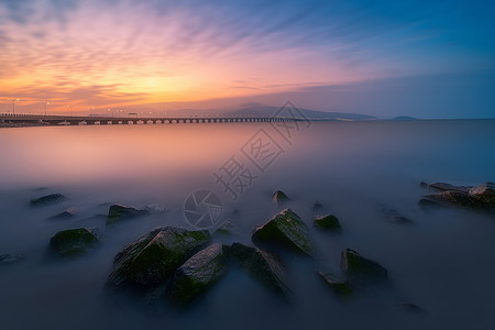 速度光连云港田湾大桥落日背景