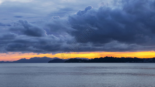 雨后黄昏缅甸大陆最南端半岛云层黄昏夕阳背景