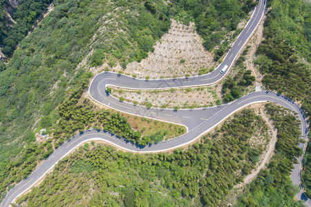 航拍盘山公路山东淄博潭溪山盘山公路背景