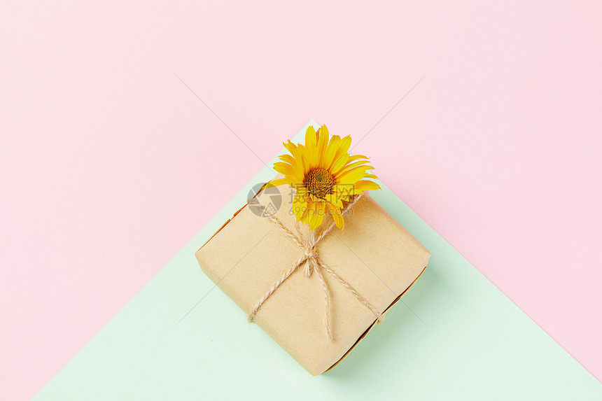 鲜花静物礼物盒图片