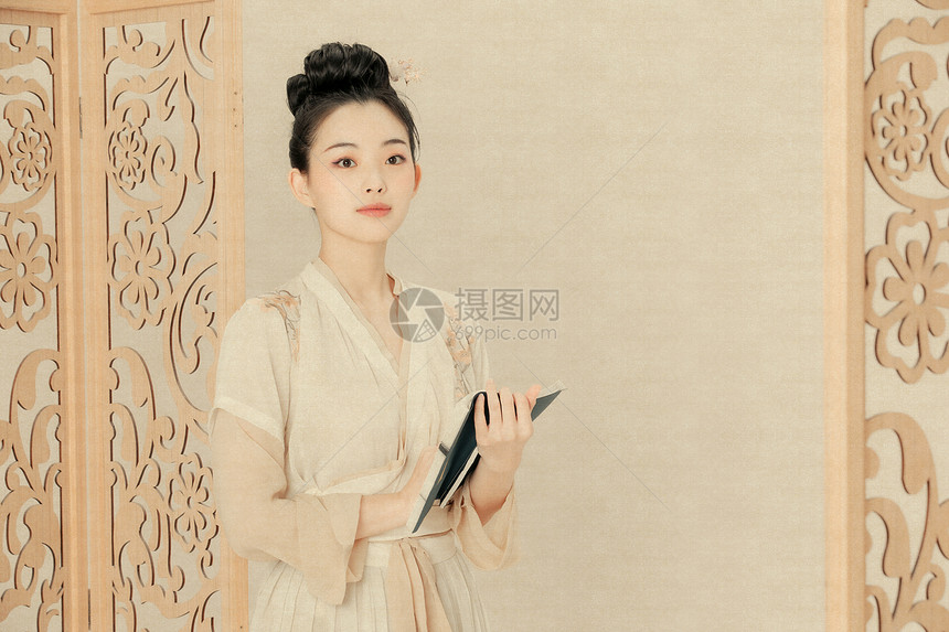 古风汉服工笔画中国风美女图片