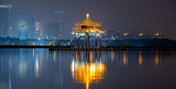 苏州湖心亭夜景图片