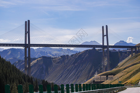 龙江特大桥新疆果子沟大桥背景