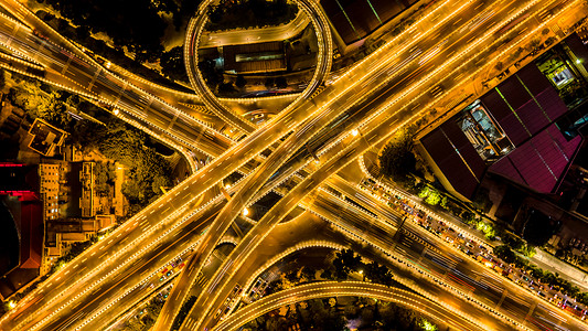 上帝视角垂直拍摄广州中山立交桥交通夜景高清图片