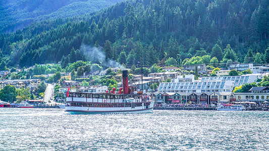 蒸汽轮船新西兰皇后镇城市风光背景