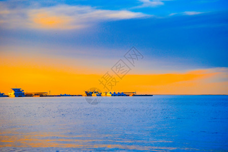 青海湖傍晚背景图片
