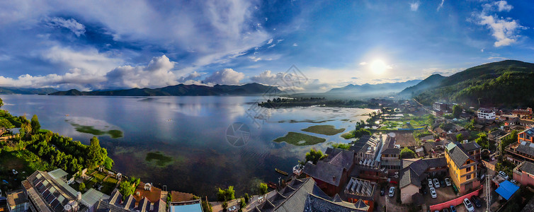 泸沽湖的早晨背景图片