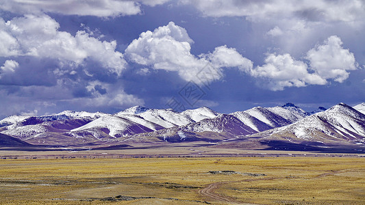 西藏念青唐古拉山背景