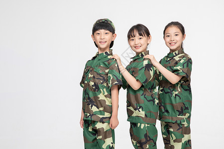 军训训练儿童身穿迷彩服背景