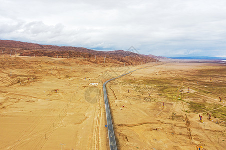 茫崖石油基地的公路图片