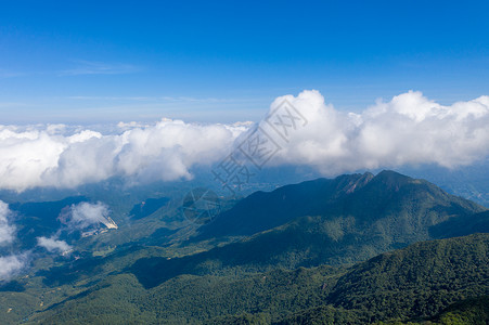 桂林猫儿山高山上的云雾航拍背景