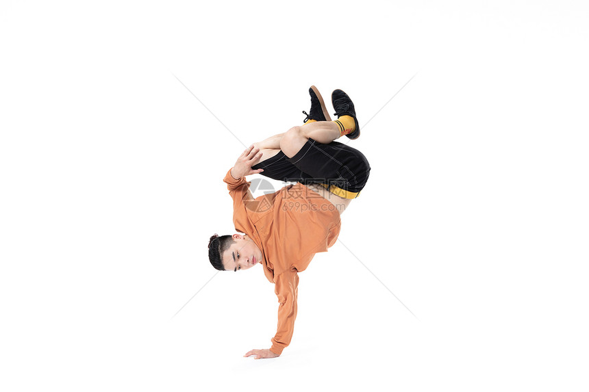 年轻街舞男生单手支撑动作图片