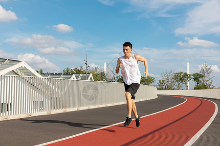 强健青年男性跑步锻炼背景
