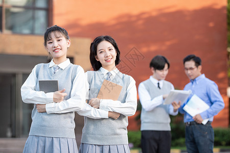 校园里学生形象背景图片