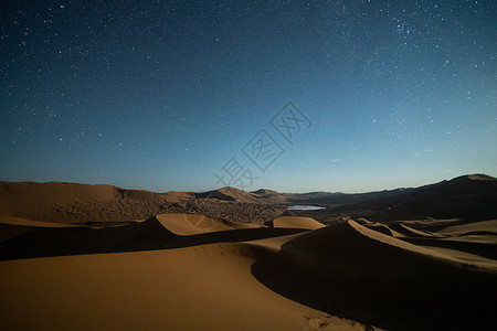 寂静夜晚沙漠星空背景