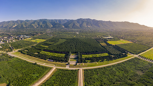 骊山秦始皇陵全景背景