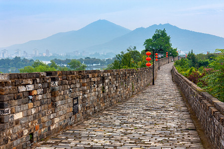 穿越古代南京明城墙台城段背景