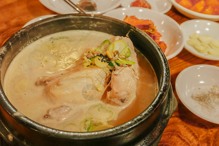 韩餐传统秋季进补韩国特色参鸡汤背景
