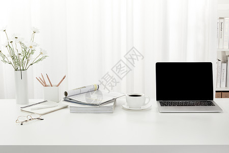 白色咖啡杯创意学习办公和桌面咖啡场景背景