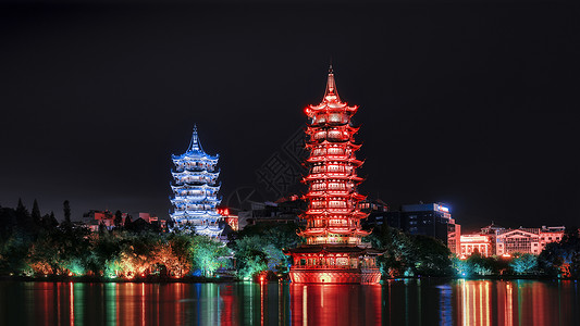 广西桂林日月双塔夜景图片