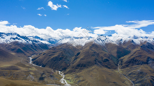 西藏昌都风光连绵的雪山高清图片