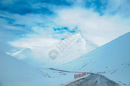 纳木措道路雪山背景图片