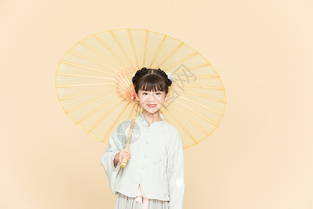 黄色汉服古风汉服小女孩撑伞背景