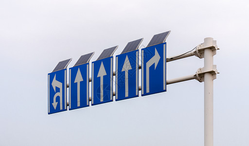 太阳能交通指示牌高清图片