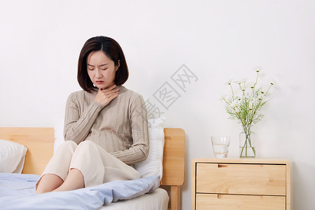 阴道炎症女性独自一人在家身体不舒服脖子不舒服背景