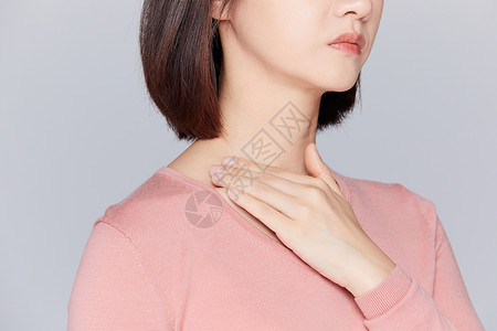 女性身体脖子不舒服特写高清图片