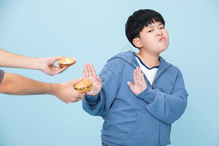 拒绝吃汉堡的男孩减肥的小孩图片