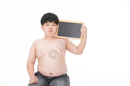 拿着黑板的男孩小胖子图片