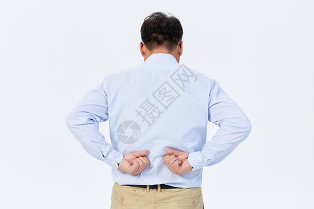 颈腰椎腰肌劳损的中年男性背景