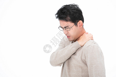 成年男性身体不舒服肩膀疼痛图片