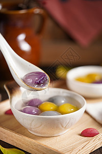 彩色汤圆紫薯水晶包高清图片