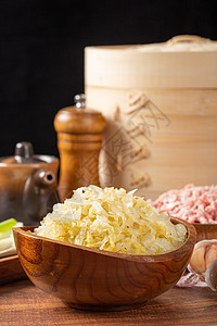 酸菜饺子食材图片