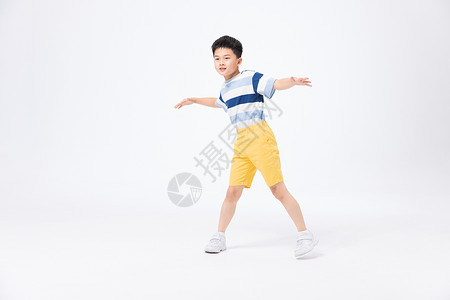 跳街舞的帅气儿童背景图片