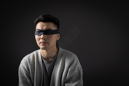 社交障碍眼睛被遮住的男性背景