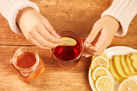 冬季红糖柠檬姜茶调制高清图片