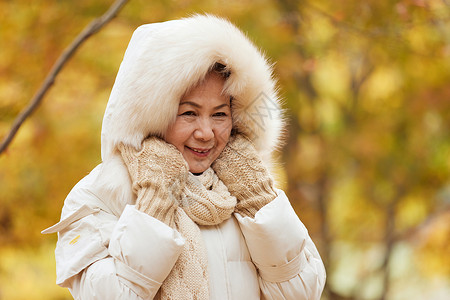 老年人老奶奶冬季生活保暖图片
