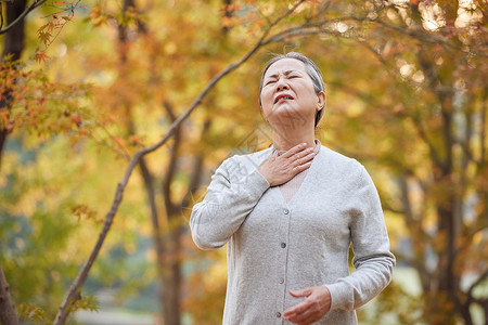 预防感冒弹窗秋季老奶奶户外喉咙疼痛背景