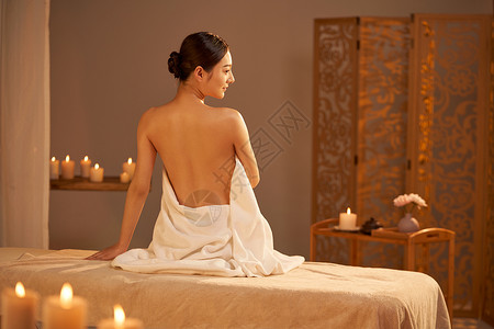 女性养生spa背部展示高清图片