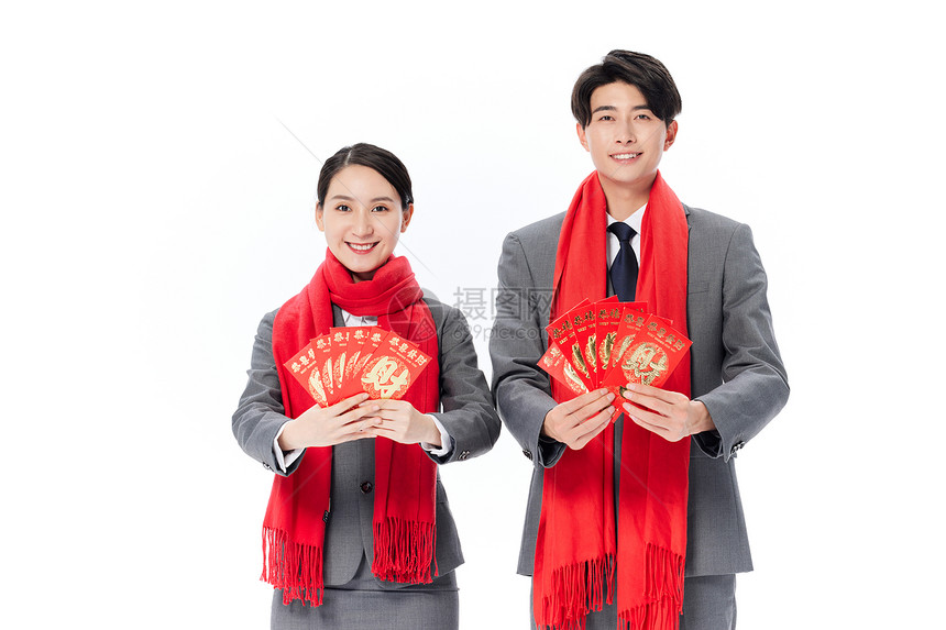 商务人士情侣喜庆过春节发红包图片