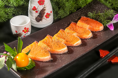 日本料理铁板三文鱼图片
