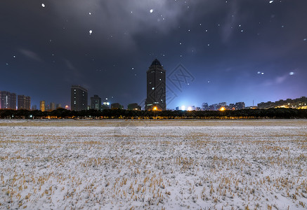 雪后城市风光背景图片