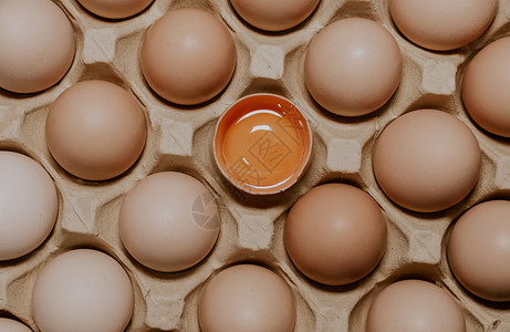 未经加工盒装生鲜鸡蛋背景